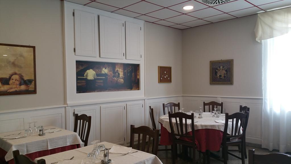 Hotel Vazzana Volpiano Luaran gambar