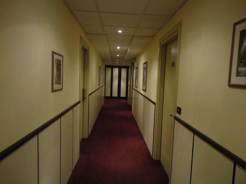 Hotel Vazzana Volpiano Luaran gambar