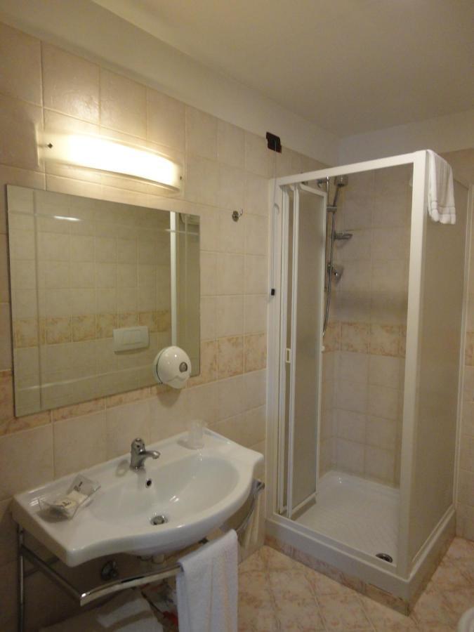 Hotel Vazzana Volpiano Bilik gambar