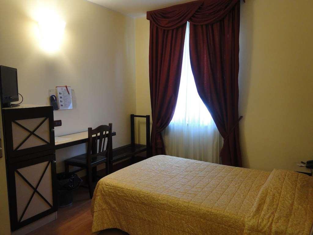 Hotel Vazzana Volpiano Bilik gambar